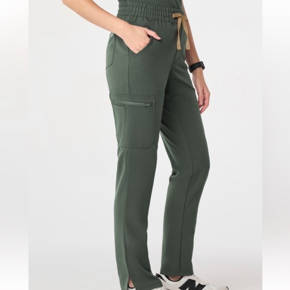 FIGS Scrub Set - Picture 3 of 3